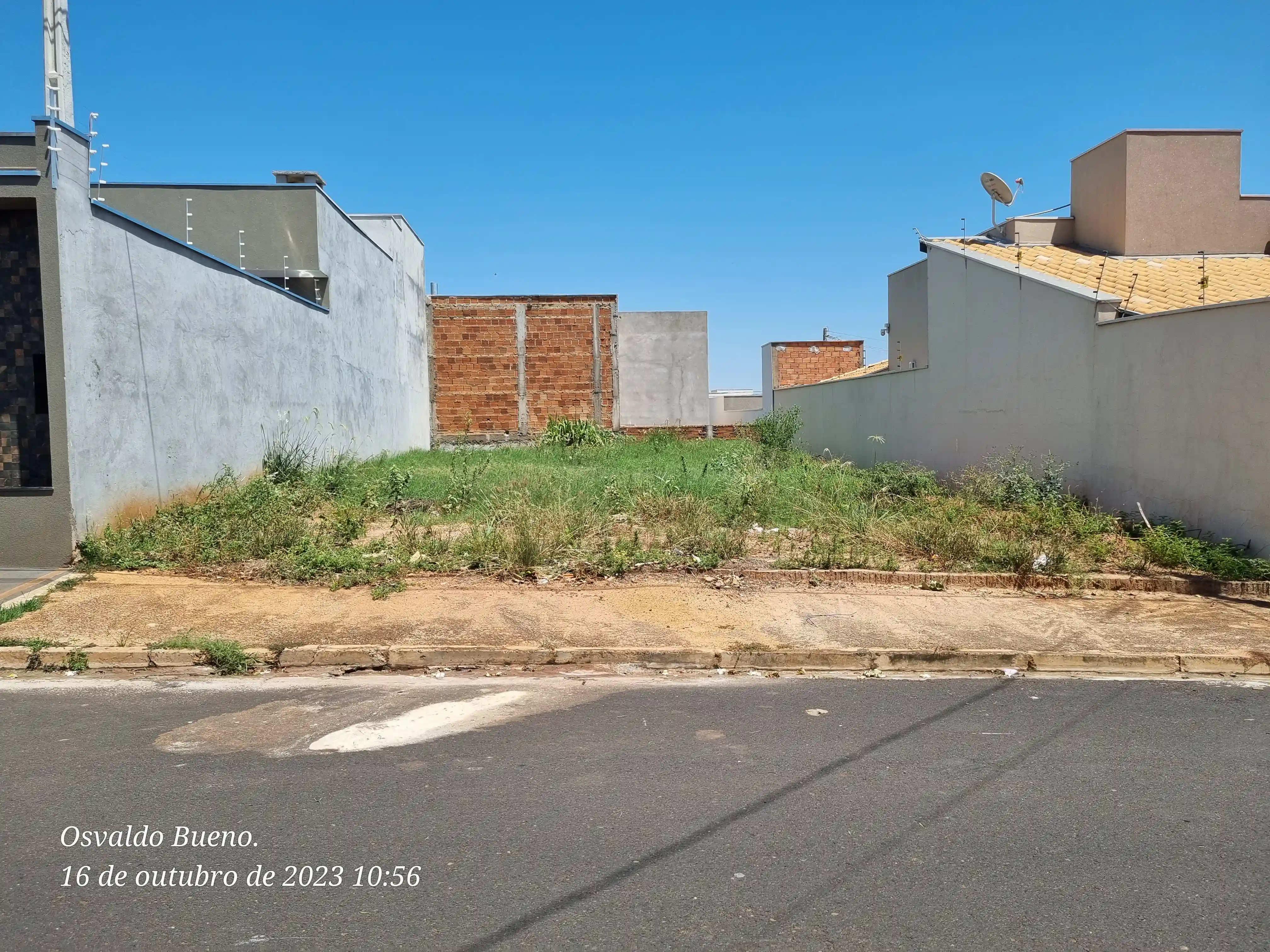 Terreno / Lote / Condomínio  à venda, 200m² — foto 1 de 5
