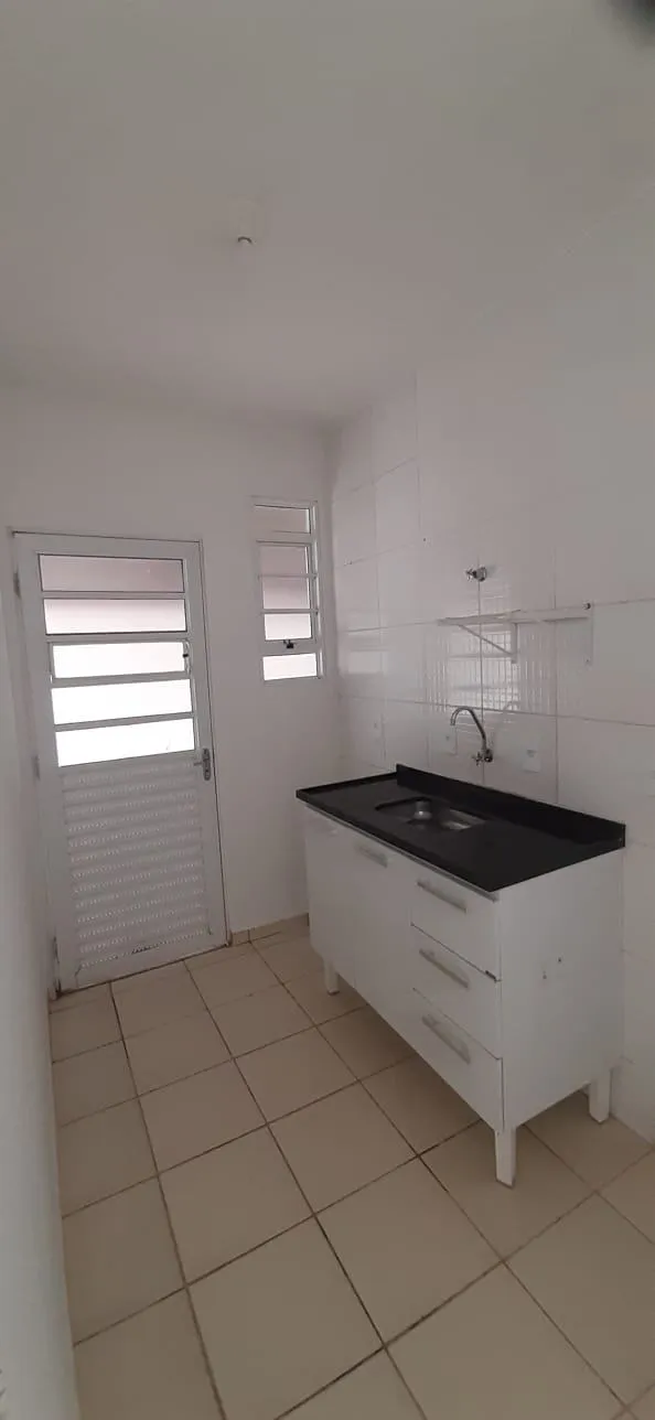Casa com 3 quartos para aluguel, 200m² — foto 9 de 15