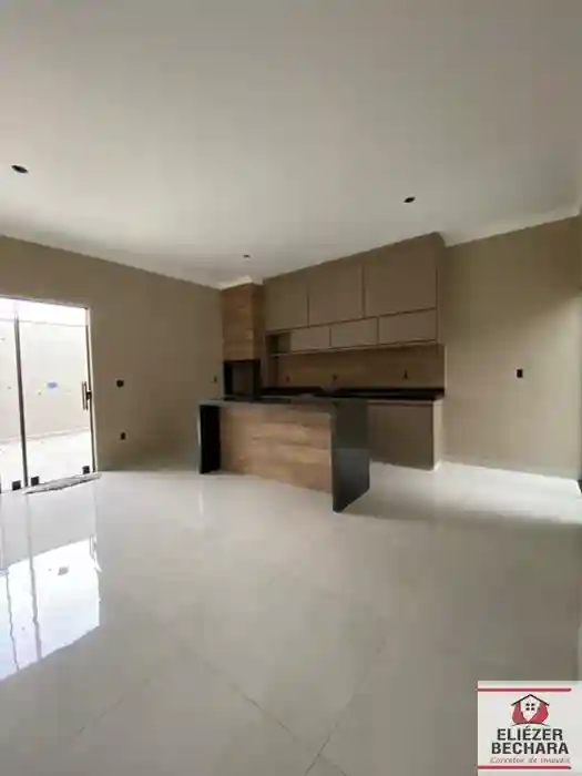 Casa com 3 quartos à venda, 120m² — foto 2 de 17