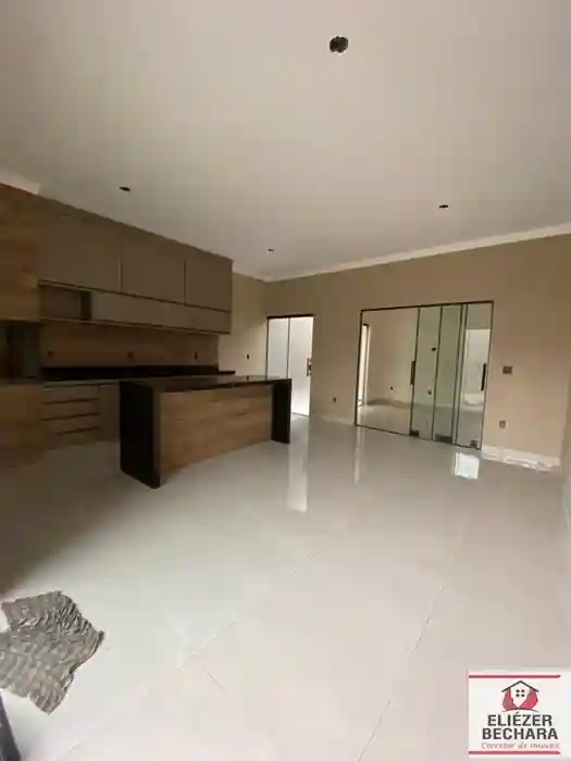Casa com 3 quartos à venda, 120m² — foto 1 de 17