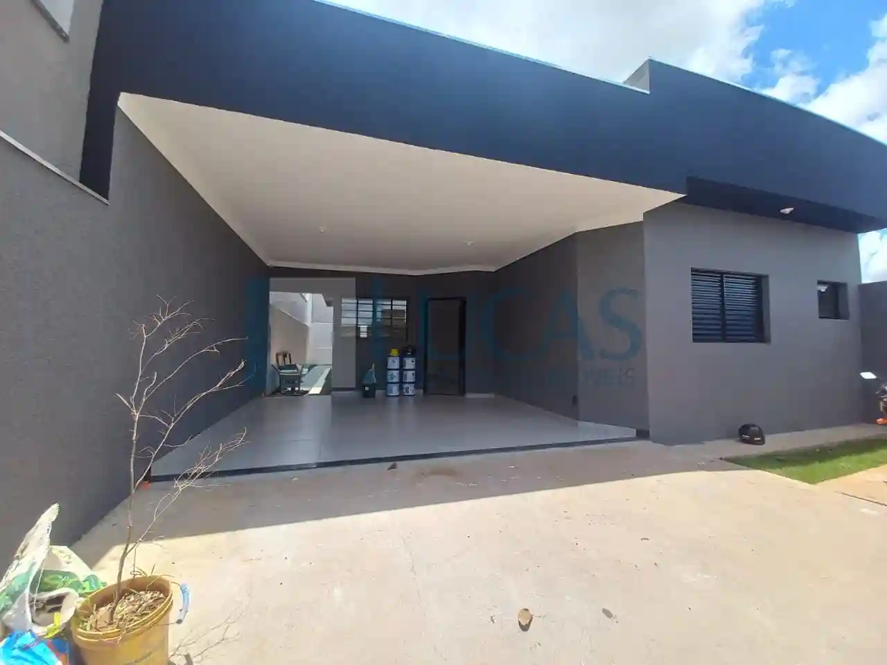Casa com 3 quartos à venda, 102m² — foto 2 de 25