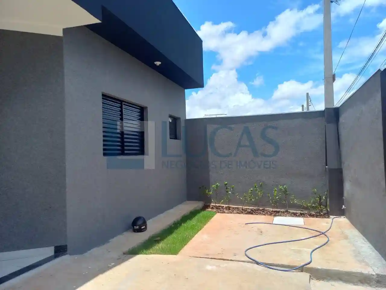 Casa com 3 quartos à venda, 102m² — foto 3 de 25