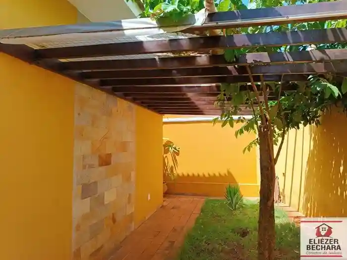Casa com 3 quartos à venda, 220m² — foto 7 de 11