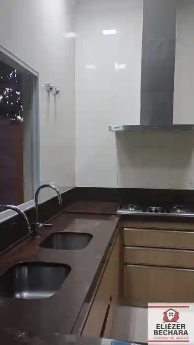 Casa com 3 quartos à venda, 220m² — foto 8 de 11
