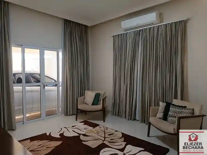 Casa com 3 quartos à venda, 220m² — foto 1 de 11