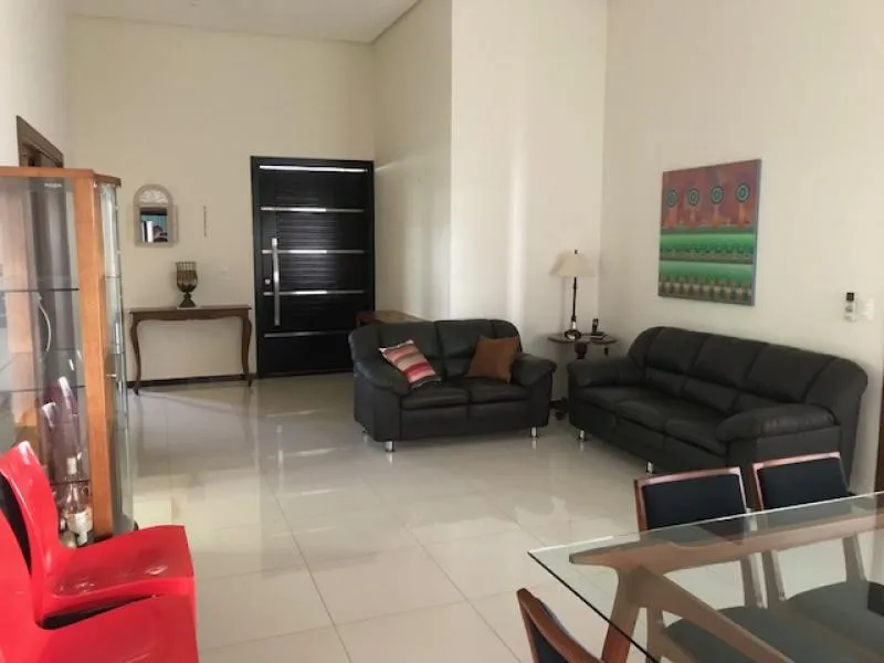 Casa de Condomínio à venda — foto 1 de 3