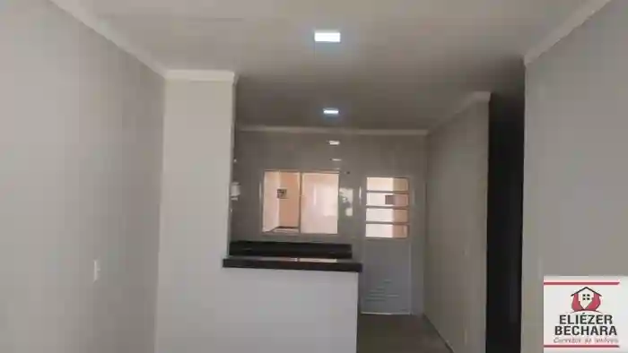Casa com 3 quartos à venda, 120m² — foto 1 de 8