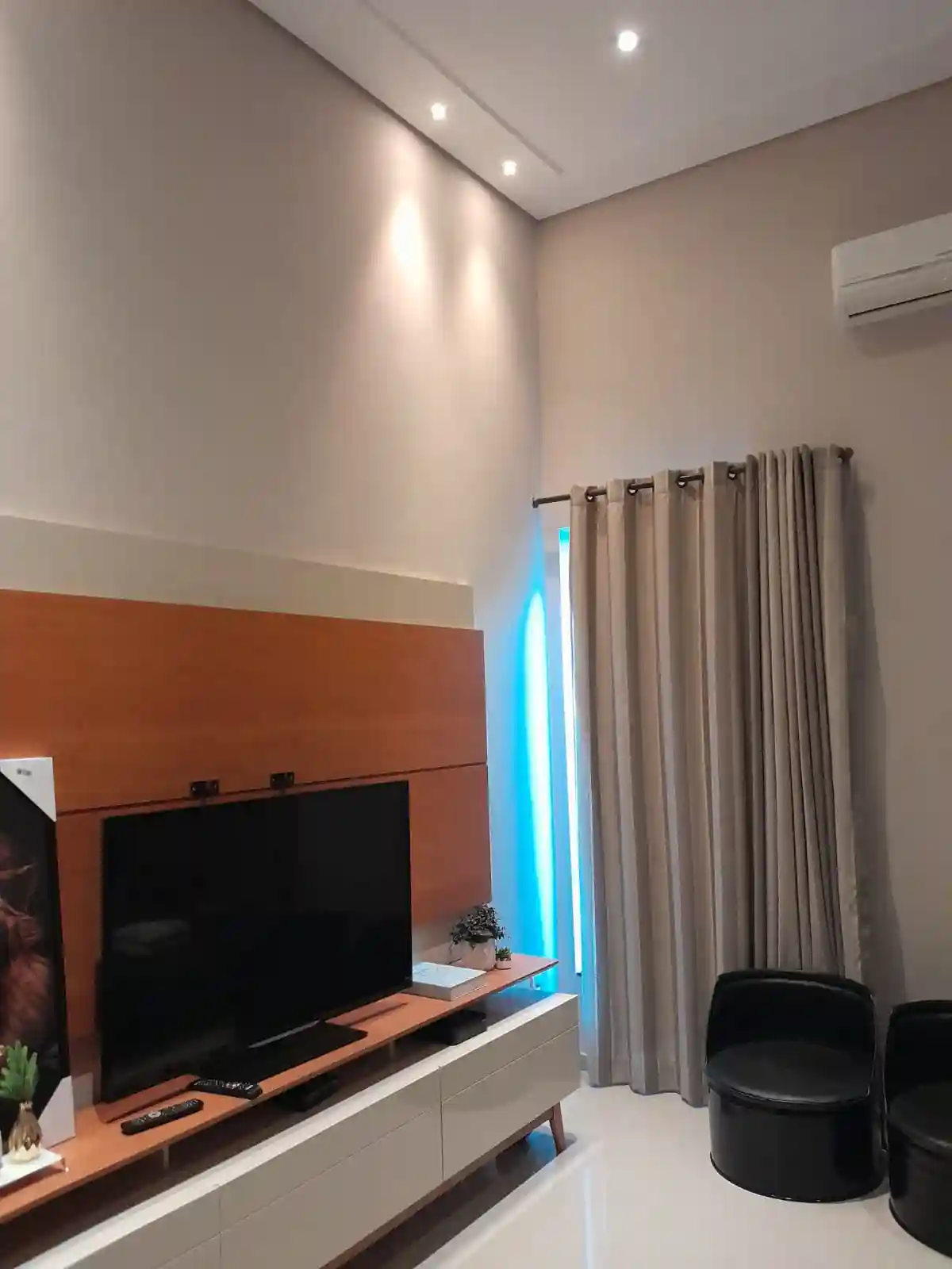 Casa de Condomínio com 4 quartos à venda, 275m² — foto 2 de 29