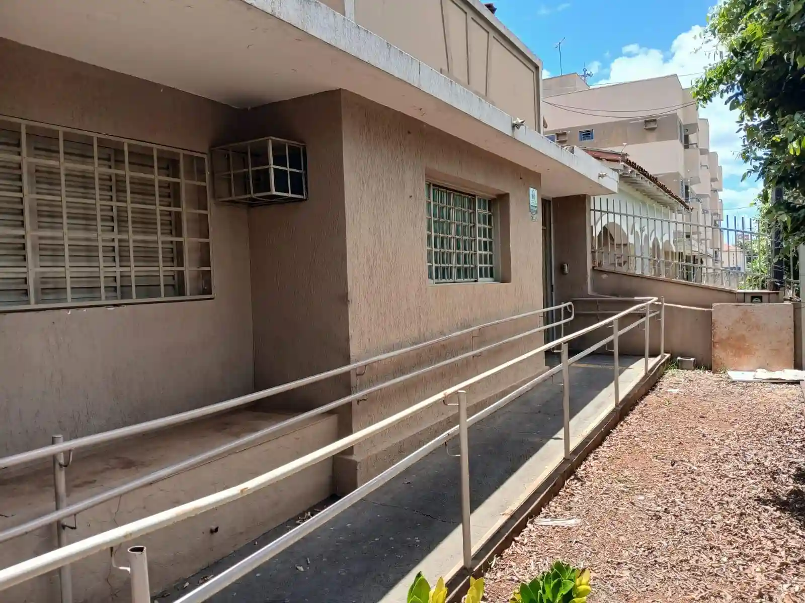 Casa Comercial com 4 quartos à venda, 200m² — foto 4 de 33