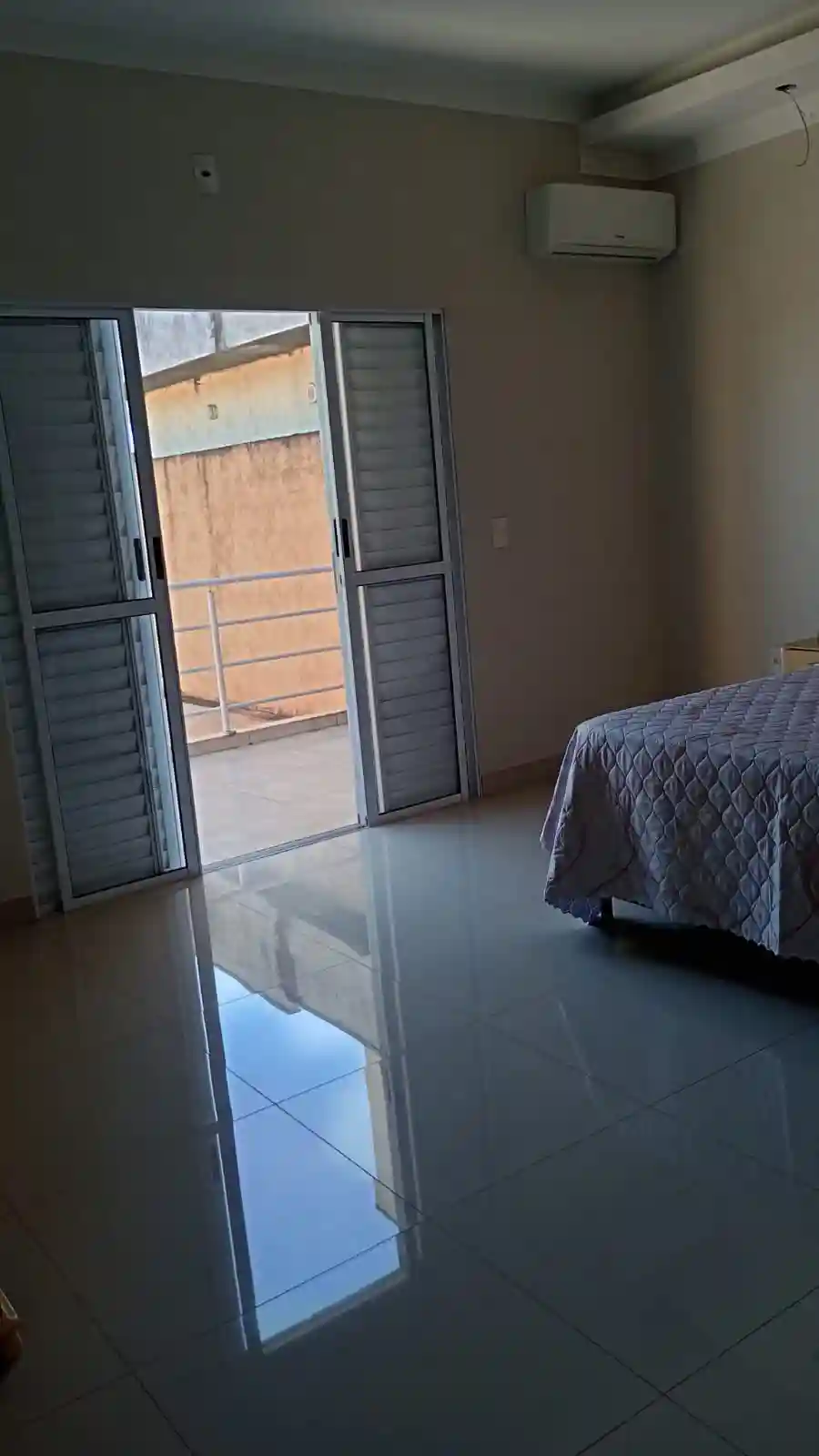 Casa com 3 quartos à venda, 300m² — foto 3 de 17