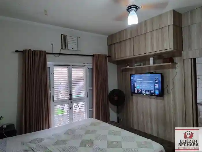 Casa com 3 quartos à venda, 260m² — foto 2 de 59