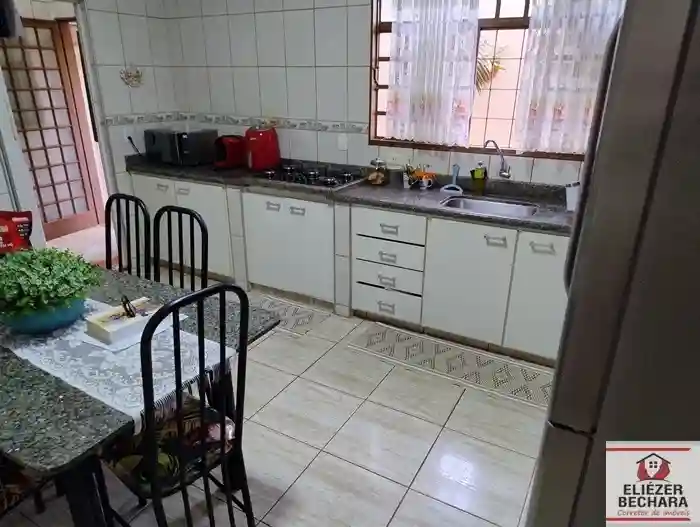 Casa com 3 quartos à venda, 260m² — foto 25 de 59