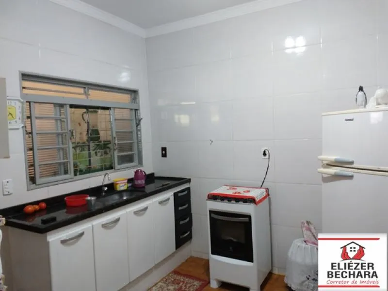 Casa à venda — foto 2 de 3