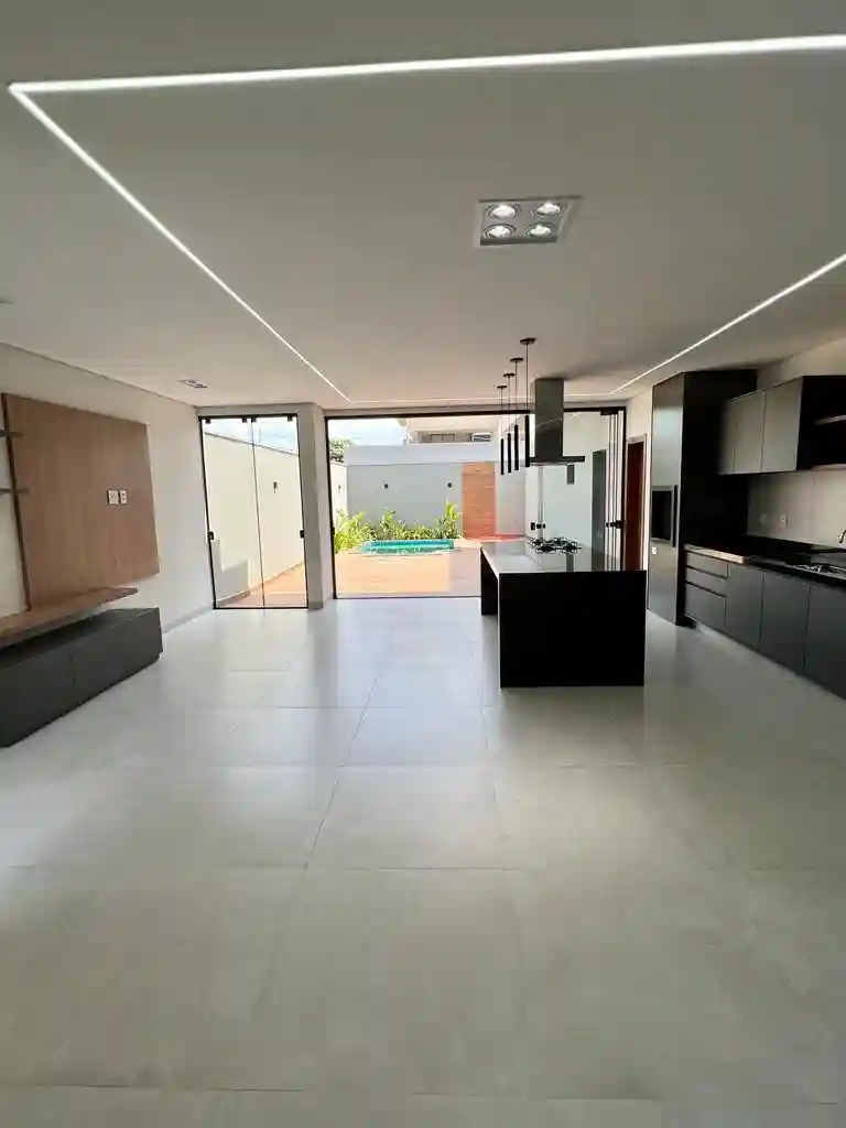 Casa de Condomínio com 3 quartos à venda, 220m² — foto 4 de 8