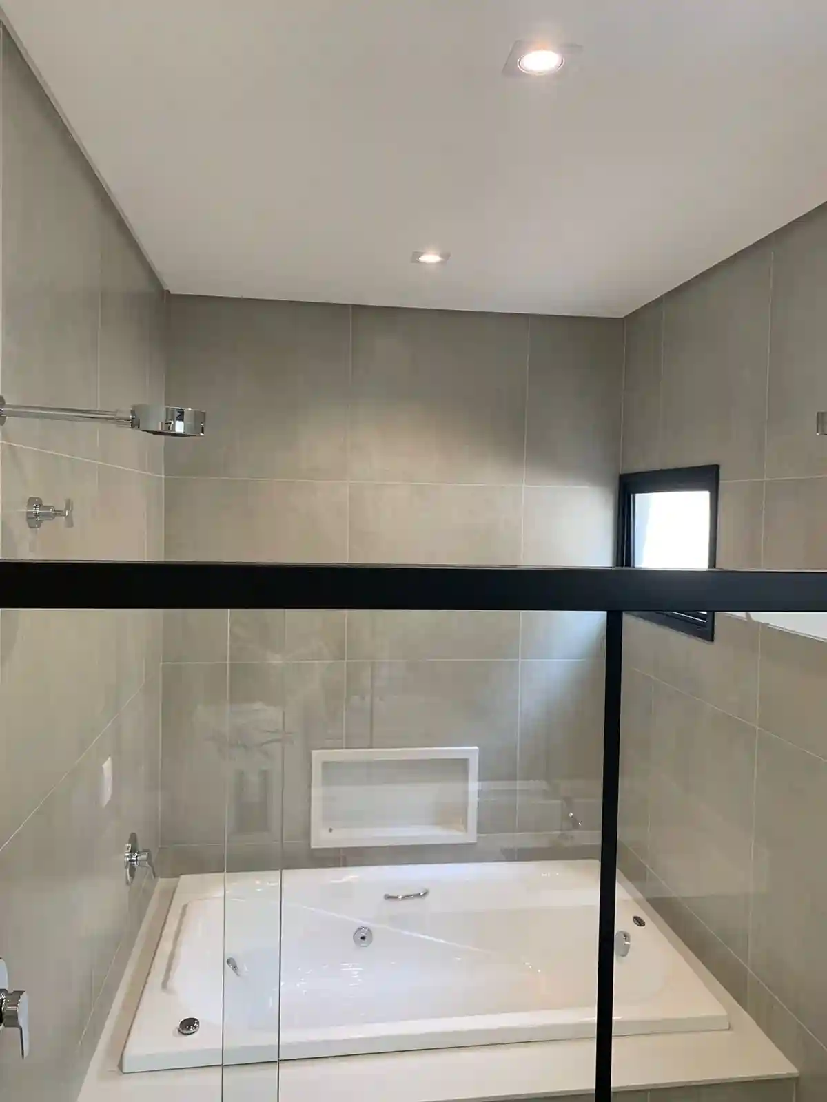 Casa de Condomínio com 3 quartos à venda, 220m² — foto 8 de 8