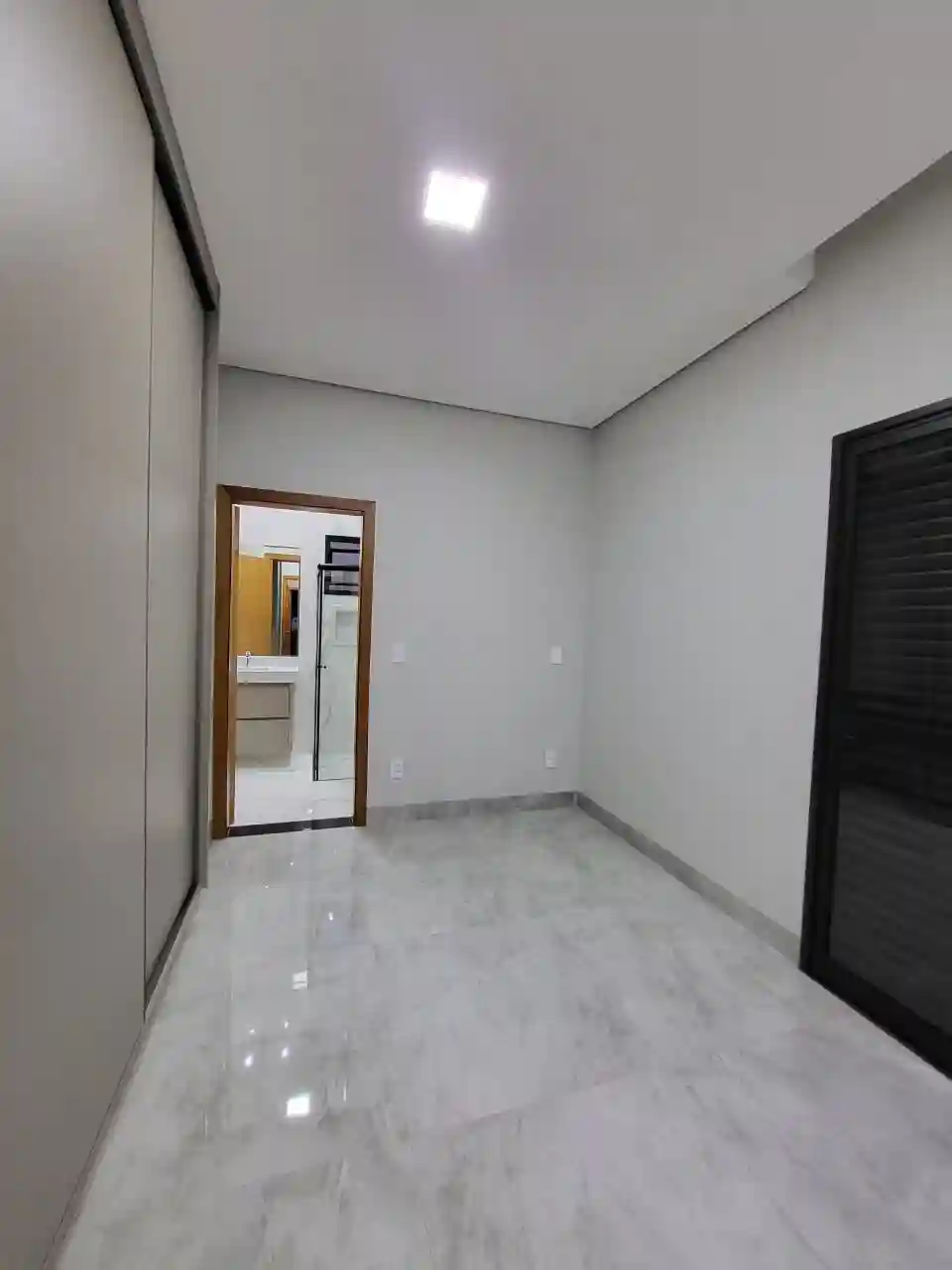 Casa de Condomínio com 3 quartos à venda, 250m² — foto 3 de 48