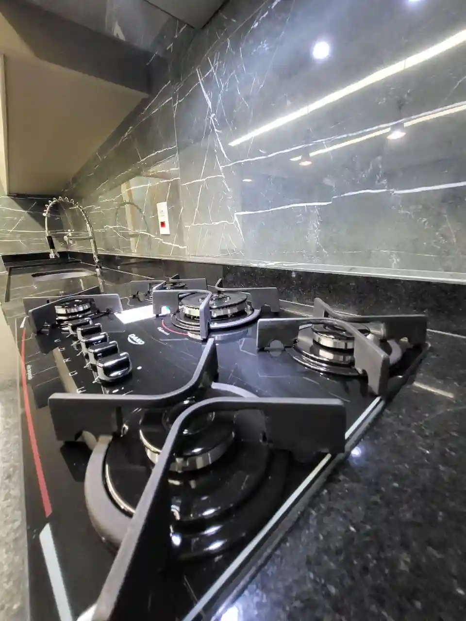 Casa de Condomínio com 3 quartos à venda, 250m² — foto 16 de 48