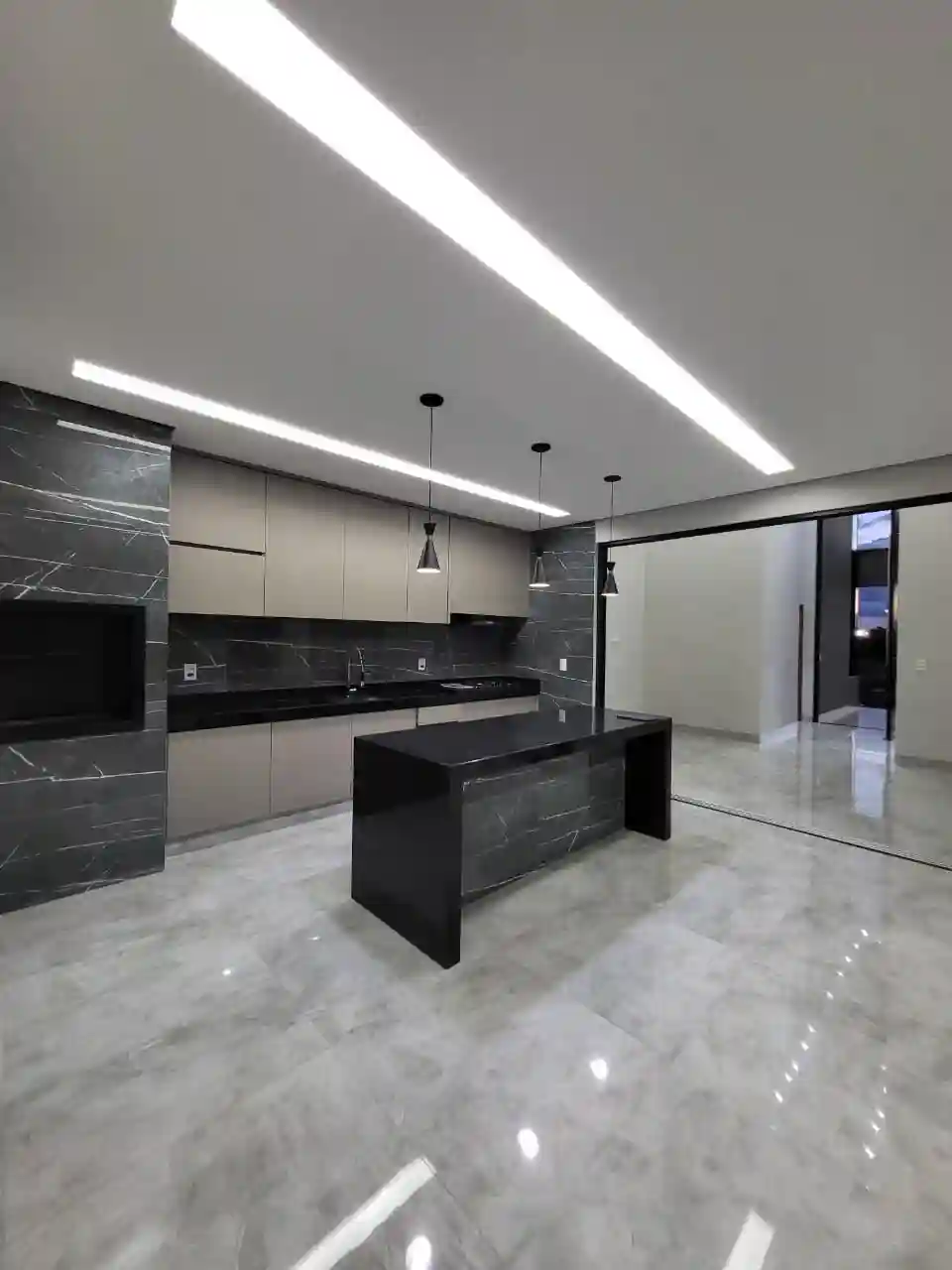 Casa de Condomínio com 3 quartos à venda, 250m² — foto 1 de 48
