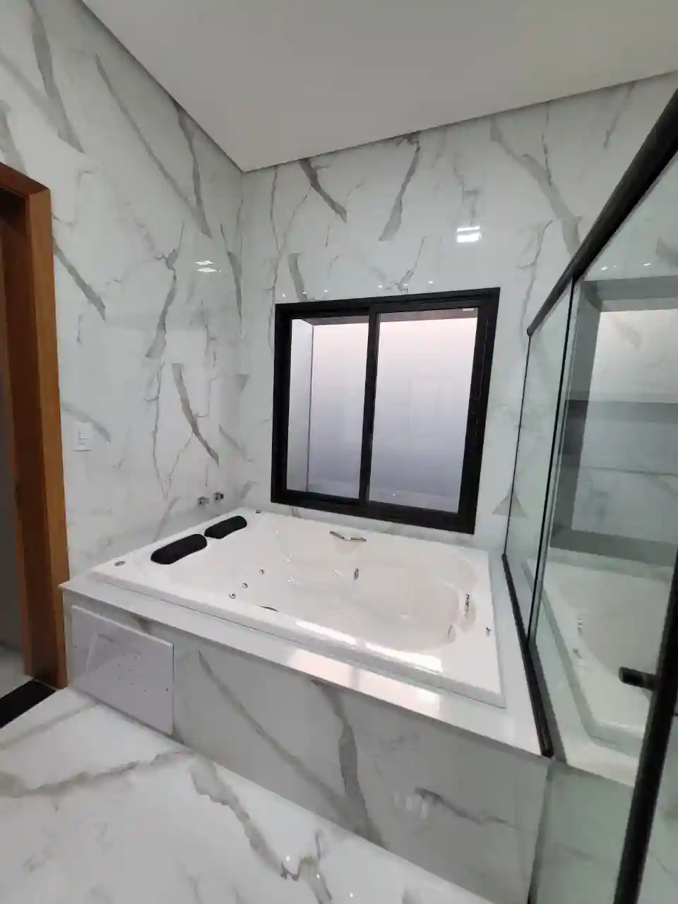 Casa de Condomínio com 3 quartos à venda, 250m² — foto 42 de 48