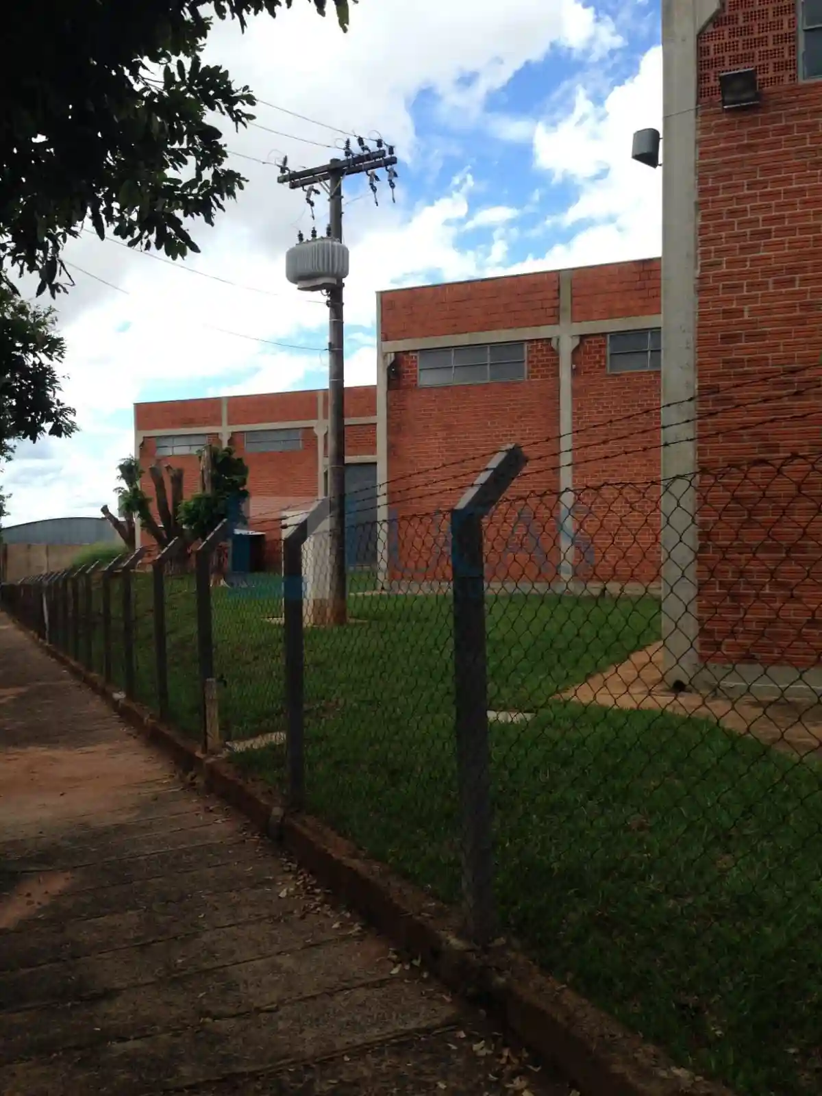 Galpão / Depósito / Armazém  para aluguel, 2500m² — foto 10 de 12