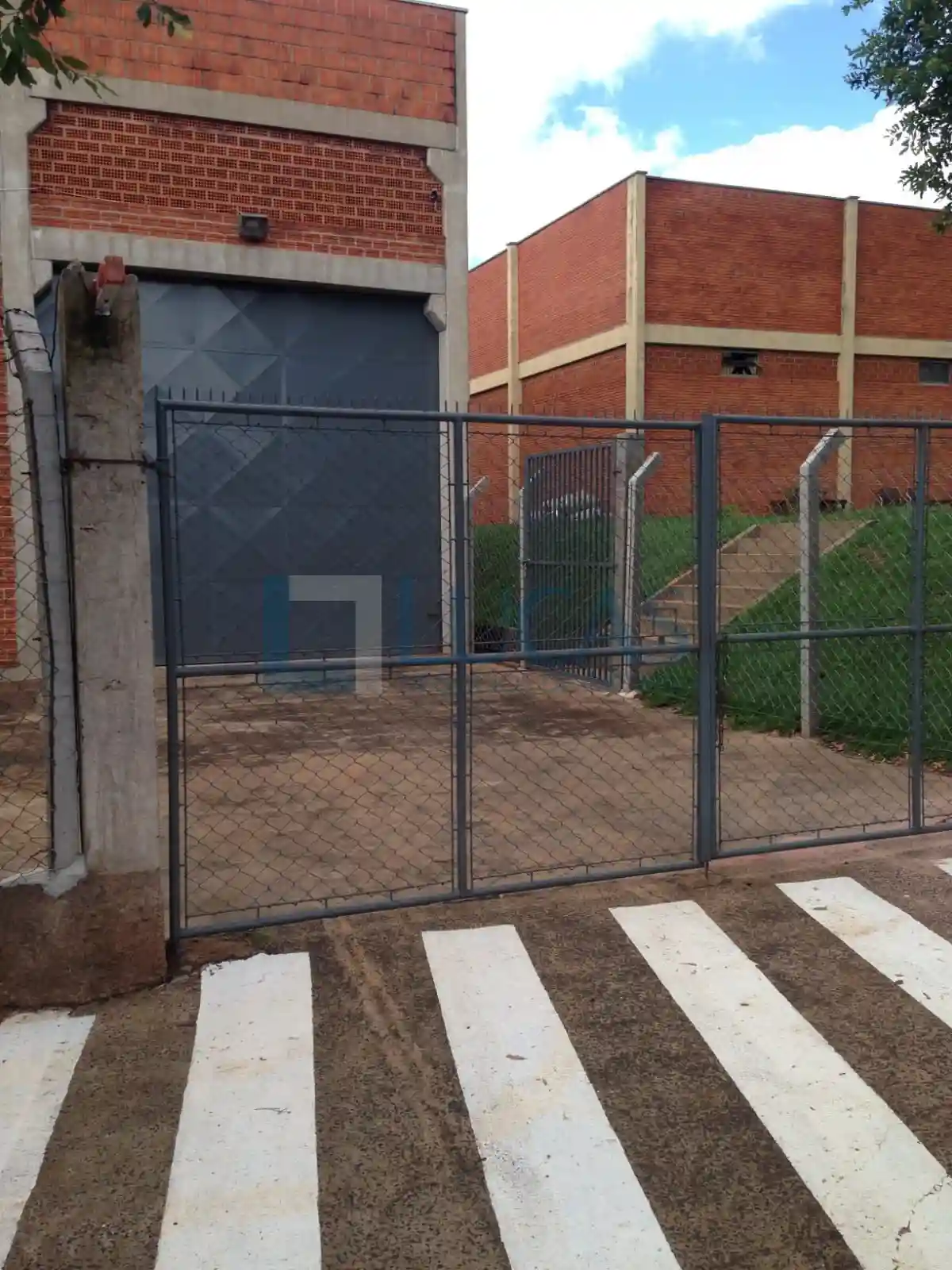 Galpão / Depósito / Armazém  para aluguel, 2500m² — foto 11 de 12