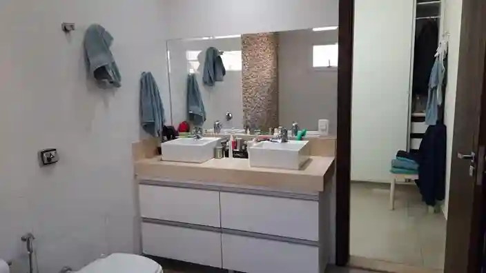 Casa de Condomínio com 3 quartos à venda, 235m² — foto 3 de 36