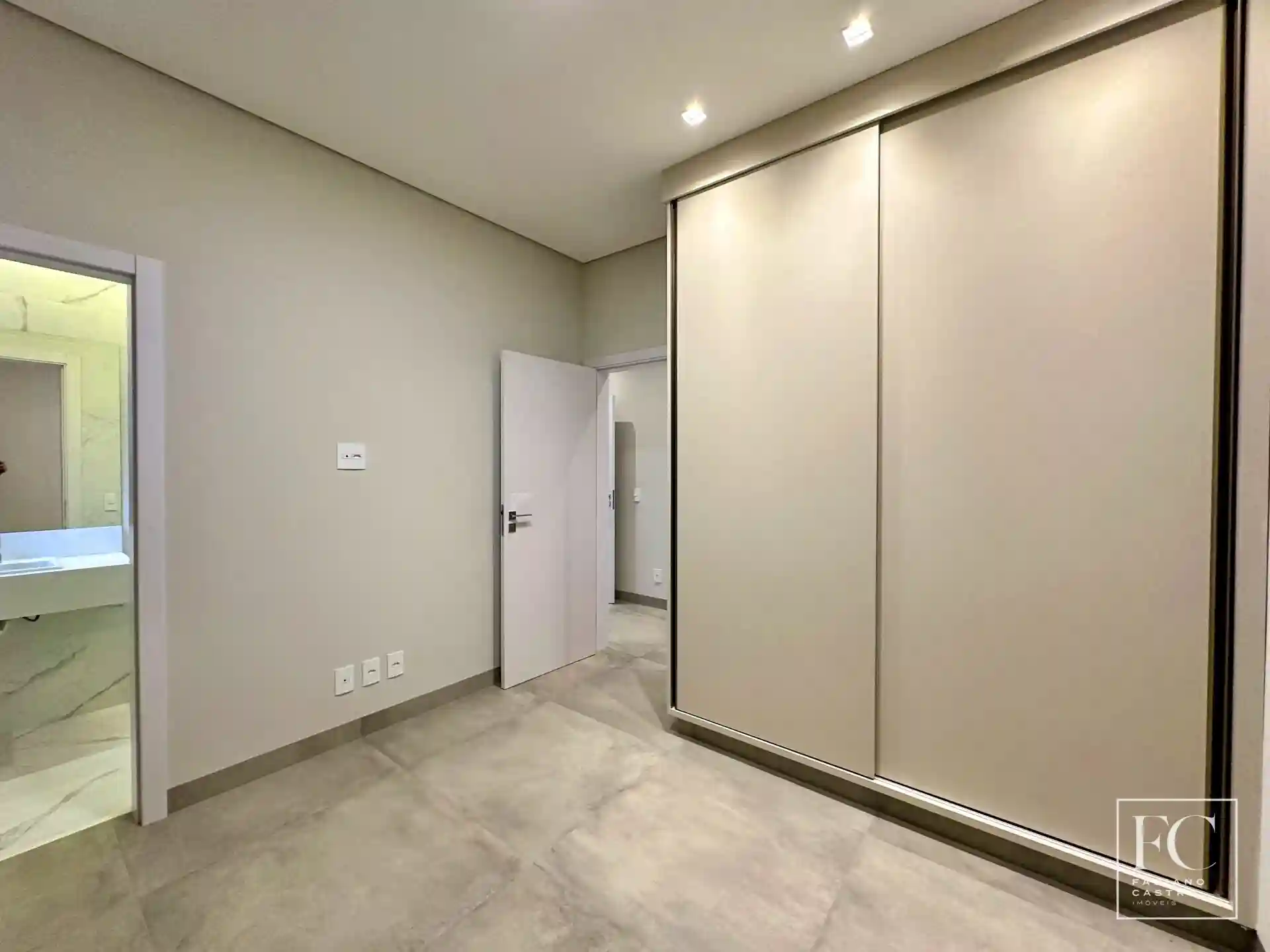Casa de Condomínio com 3 quartos à venda, 240m² — foto 20 de 28