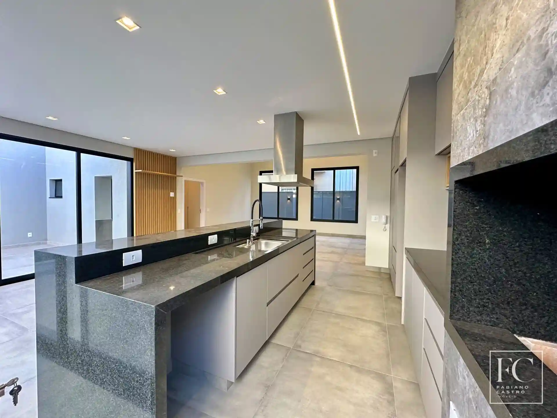 Casa de Condomínio com 3 quartos à venda, 240m² — foto 11 de 28