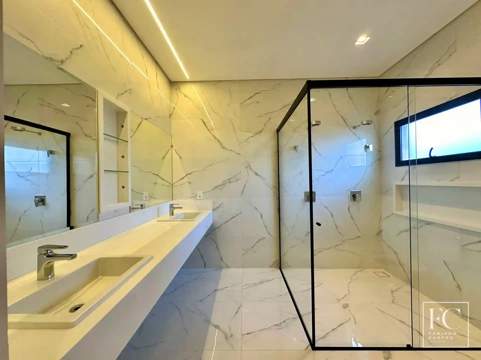 Casa de Condomínio com 3 quartos à venda, 240m² — foto 24 de 28