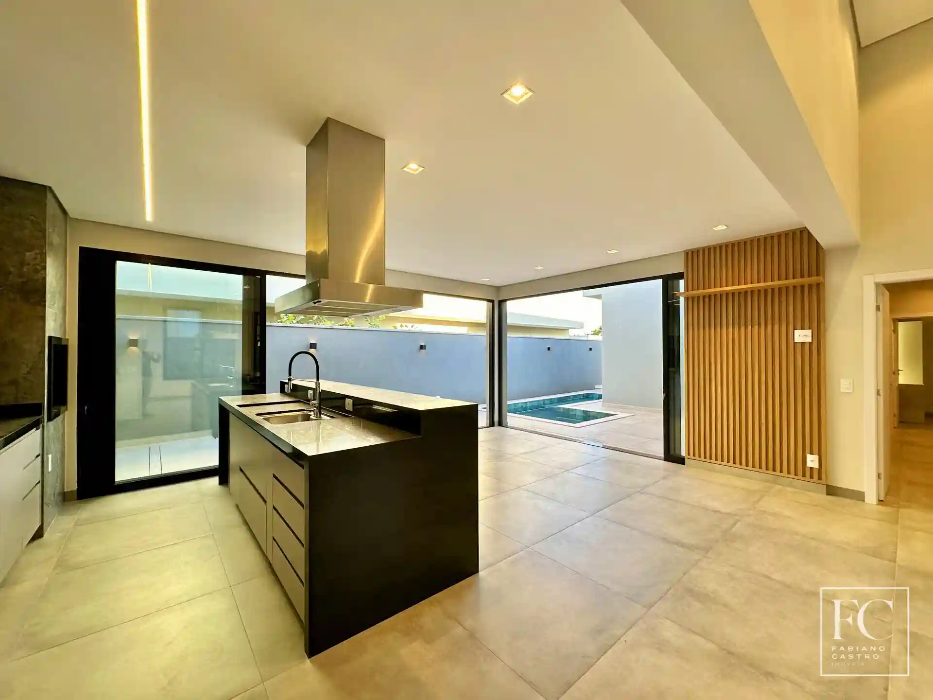 Casa de Condomínio com 3 quartos à venda, 240m² — foto 13 de 28