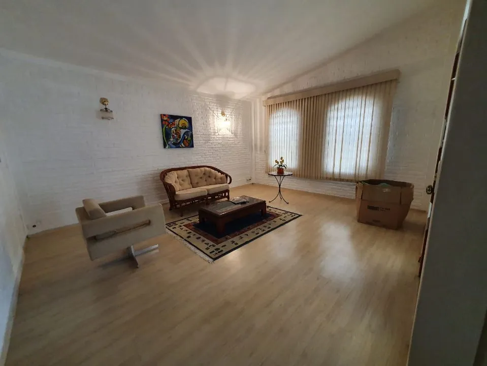 Casa à venda — foto 1 de 10