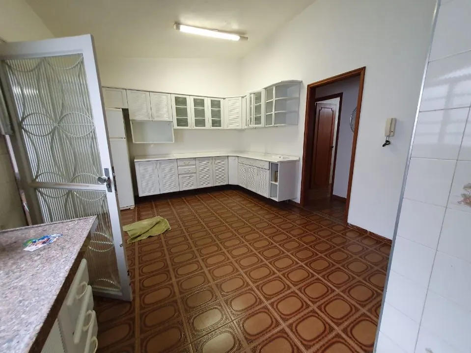 Casa à venda — foto 5 de 10