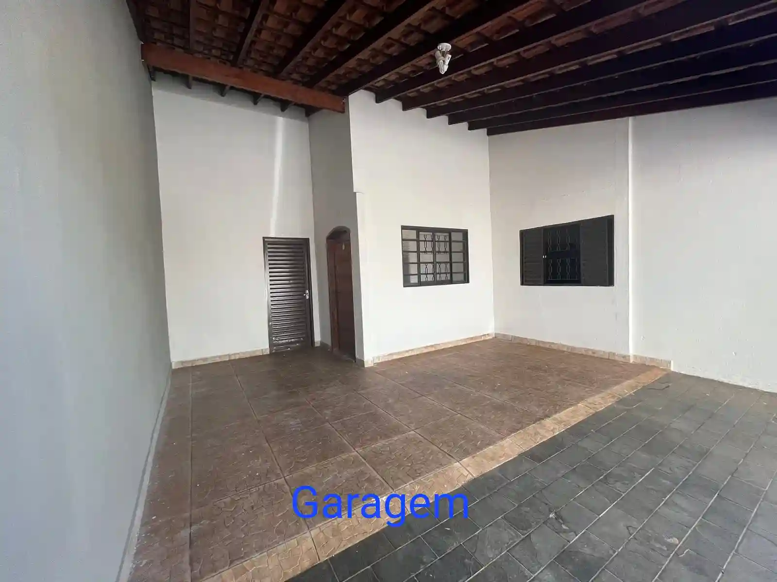 Casa com 3 quartos à venda, 140m² — foto 1 de 13