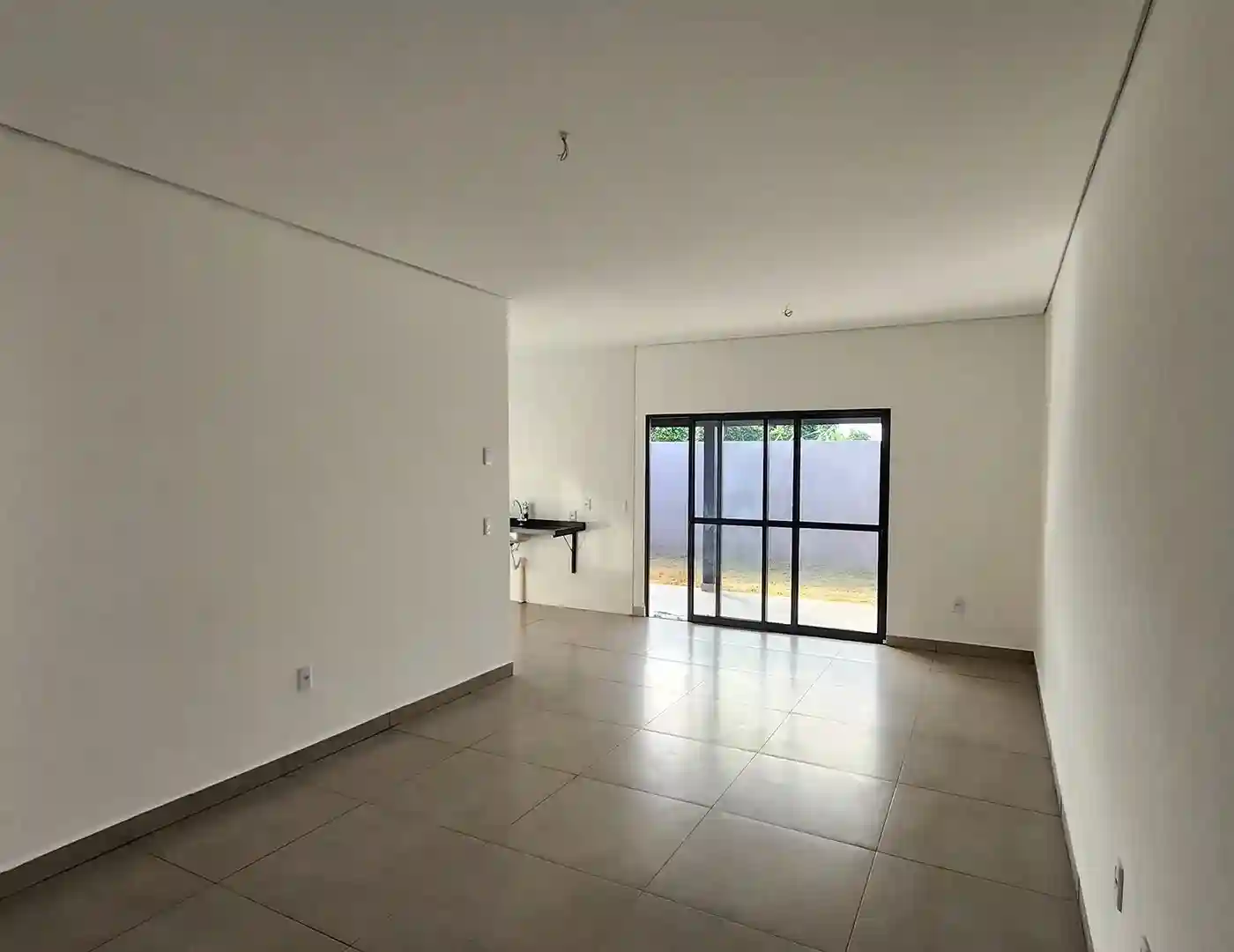 Casa com 3 quartos à venda, 200m² — foto 3 de 6