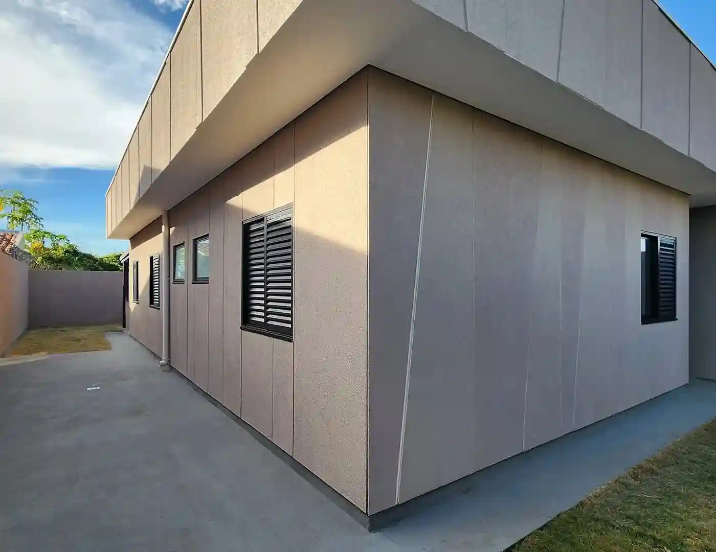 Casa com 3 quartos à venda, 200m² — foto 2 de 6