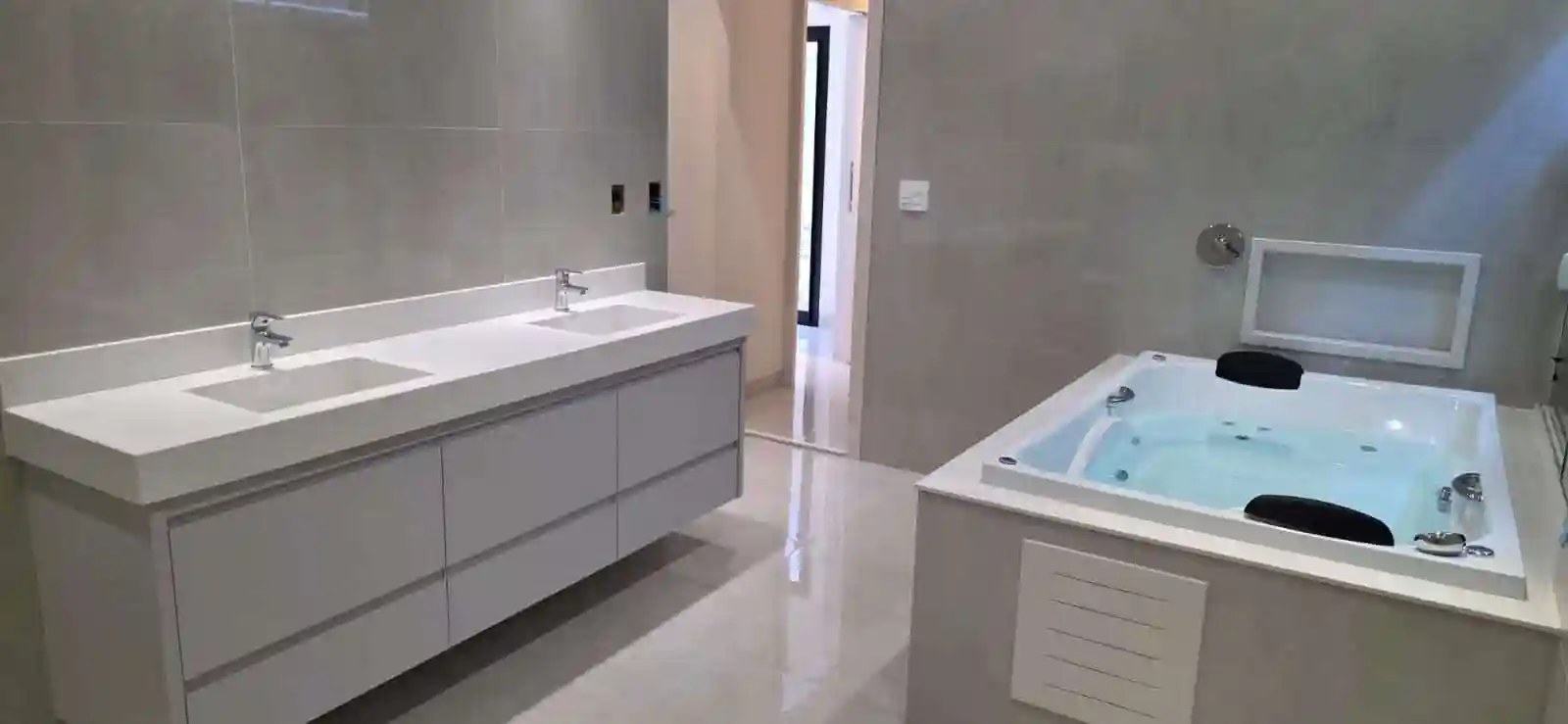 Casa de Condomínio com 3 quartos à venda, 215m² — foto 8 de 24