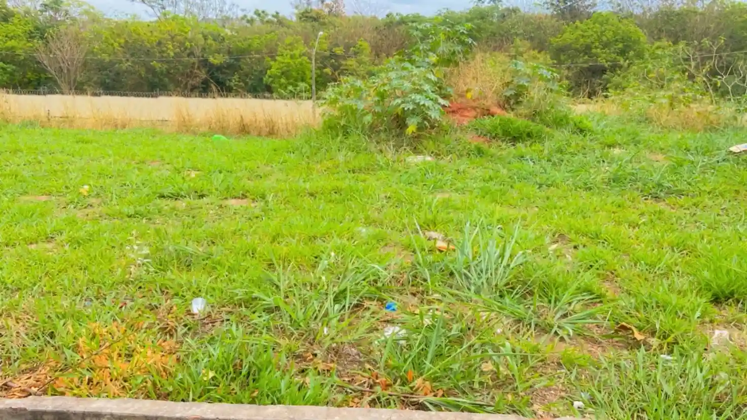 Terreno / Lote / Condomínio  à venda, 200m² — foto 1 de 3