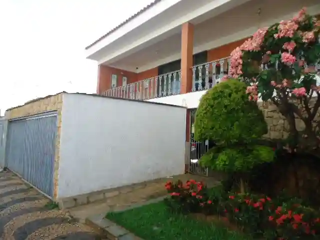 Casa à venda — foto 2 de 34