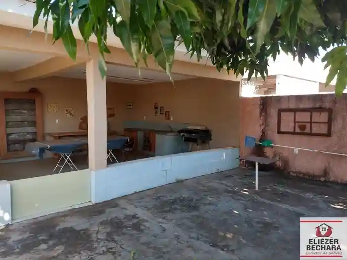 Casa com 3 quartos à venda, 810m² — foto 2 de 36