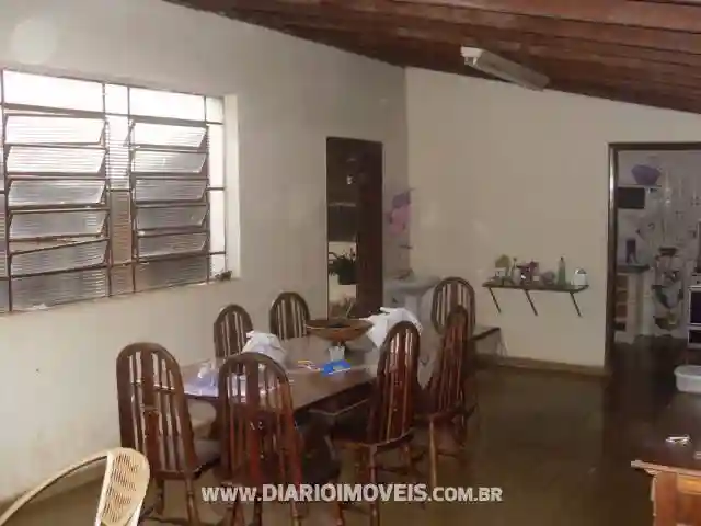 Casa com 3 quartos à venda, 280m² — foto 2 de 13