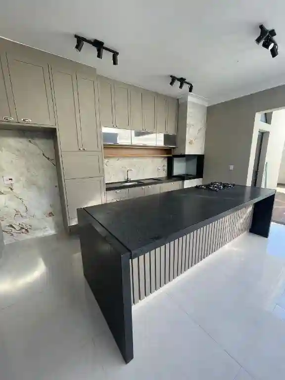 Casa de Condomínio com 3 quartos à venda, 180m² — foto 4 de 15