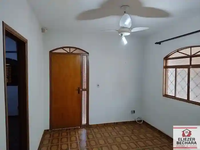 Casa com 3 quartos à venda, 150m² — foto 1 de 53