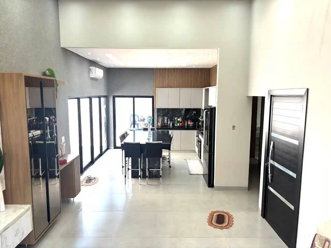 Casa com 3 quartos à venda, 150m² — foto 1 de 16