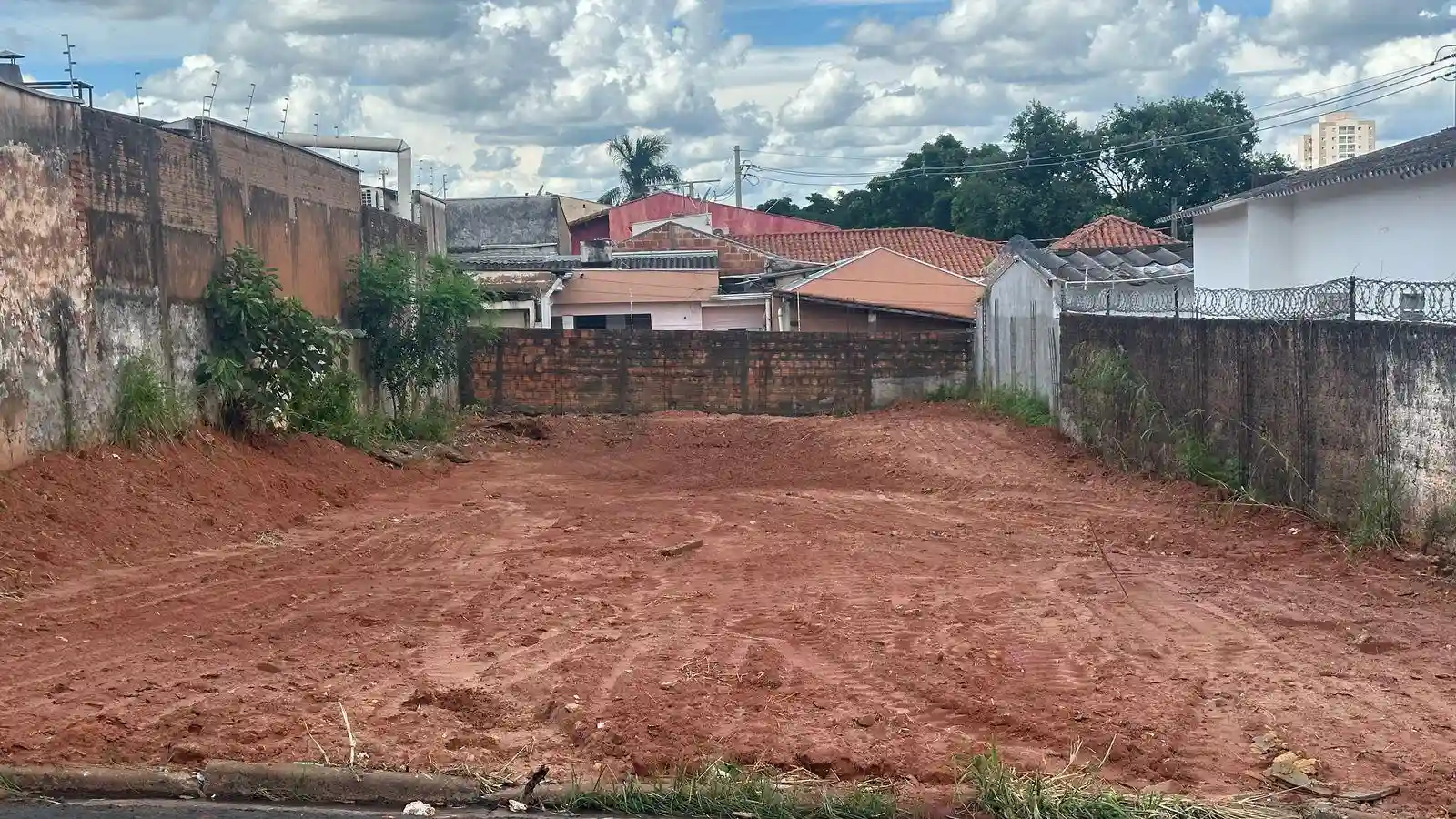 Terreno / Lote / Condomínio  à venda, 363m² — foto 3 de 3