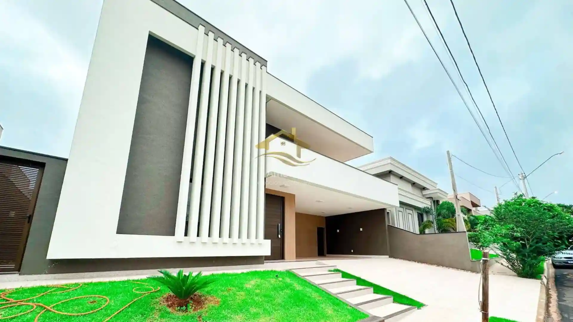 Casa de Condomínio com 3 quartos à venda, 257m² — foto 2 de 20