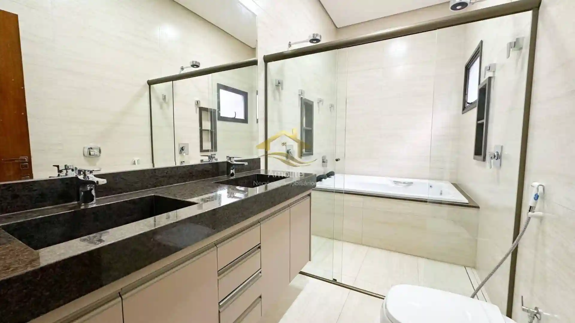 Casa de Condomínio com 3 quartos à venda, 257m² — foto 9 de 20
