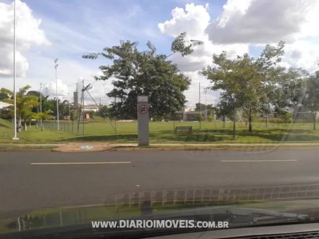 Terreno / Lote / Condomínio à venda — foto 1 de 4