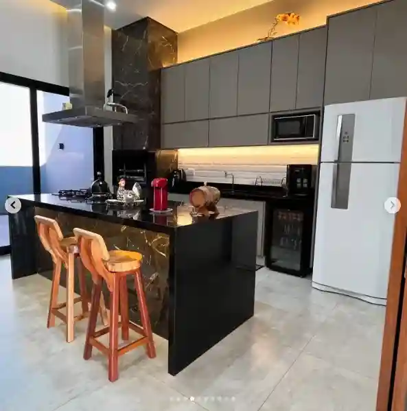 Casa com 3 quartos à venda, 220m² — foto 6 de 9