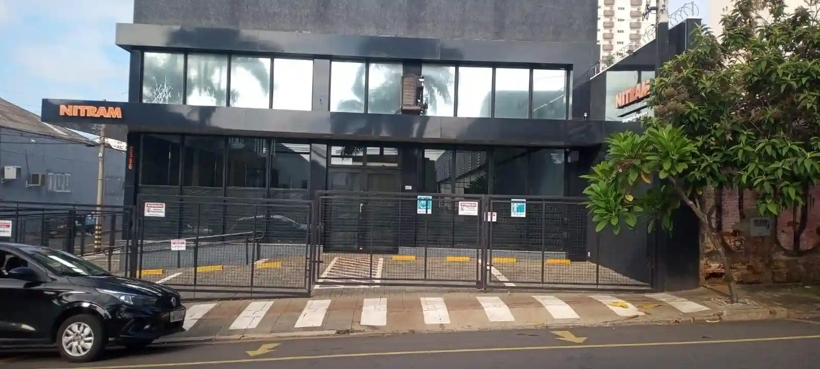 Loja / Salão / Ponto Comercial  à venda, 880m² — foto 1 de 6