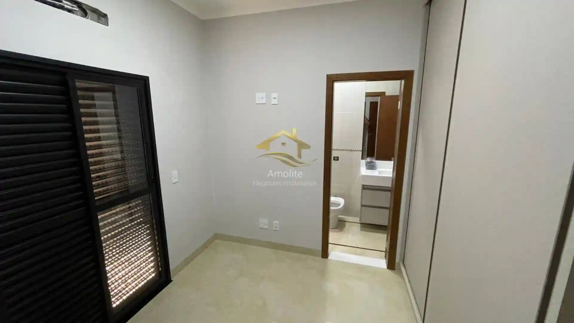 Casa de Condomínio com 4 quartos à venda, 268m² — foto 7 de 28
